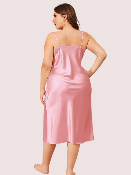 प्लस साइज़ सॉलिड सैटिन स्लिप ड्रेस (4XL–5XL)