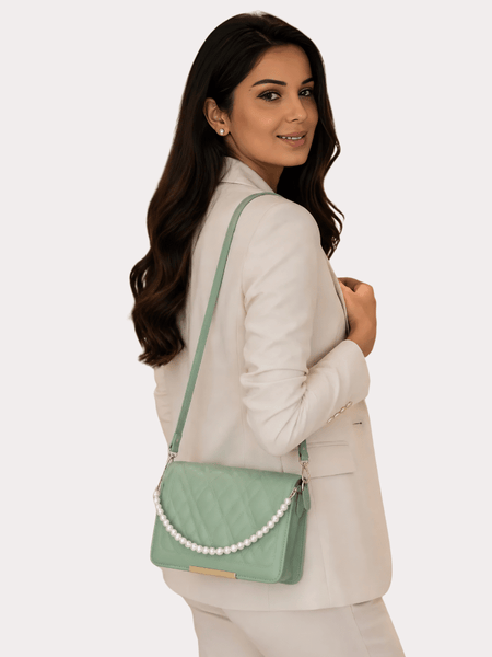 Elegant Pearl Chain Crossbody Handbag